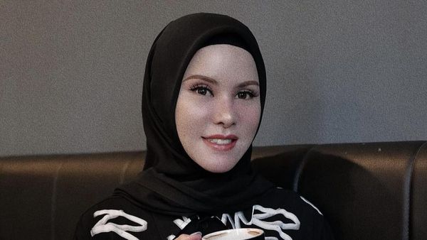 Angel Lelga Hobi Ngopi, Ini  Momennya Saat Hangout Menikmati Kopi