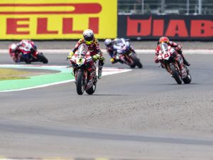 MGPA Bantah Tudingan Loris Baz Jatuh gegara Sirkuit Mandalika Kotor MGPA Bantah Tudingan Loris Baz Jatuh gegara Sirkuit Mandalika Kotor