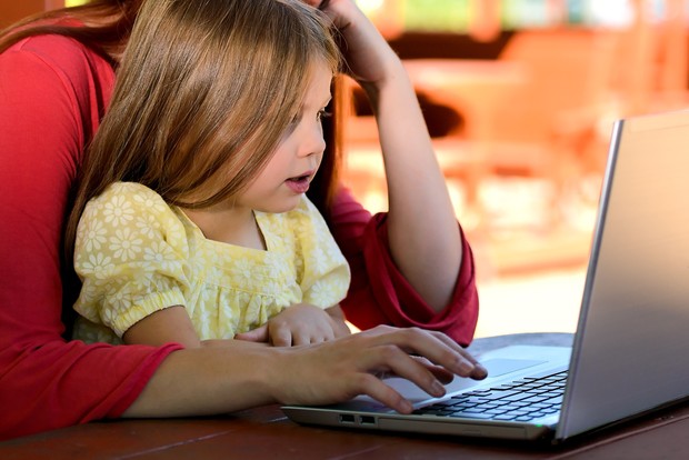 Berikan kesempatan pada anak anak untuk menyelesaikan hal sulit sendiri/foto: Pixabay/Chuck Underwood