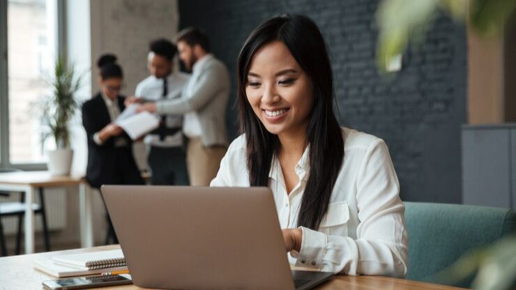 Hal yang dicari Generasi Z dalam pekerjaan selain kenaikan gaji/foto: Freepik.com/drobotdean