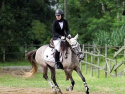 Inggrid Rhemanty Ketagihan Lomba Berkuda