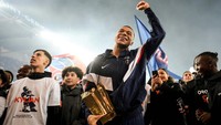 Sebab, Mbappe baru saja menahbiskan diri sebagai pemilik gol terbanyak sepanjang masa PSG dengan 201 gol, melewati rekor 200 gol Edinson Cavani yang sudah bertahan beberapa tahun.