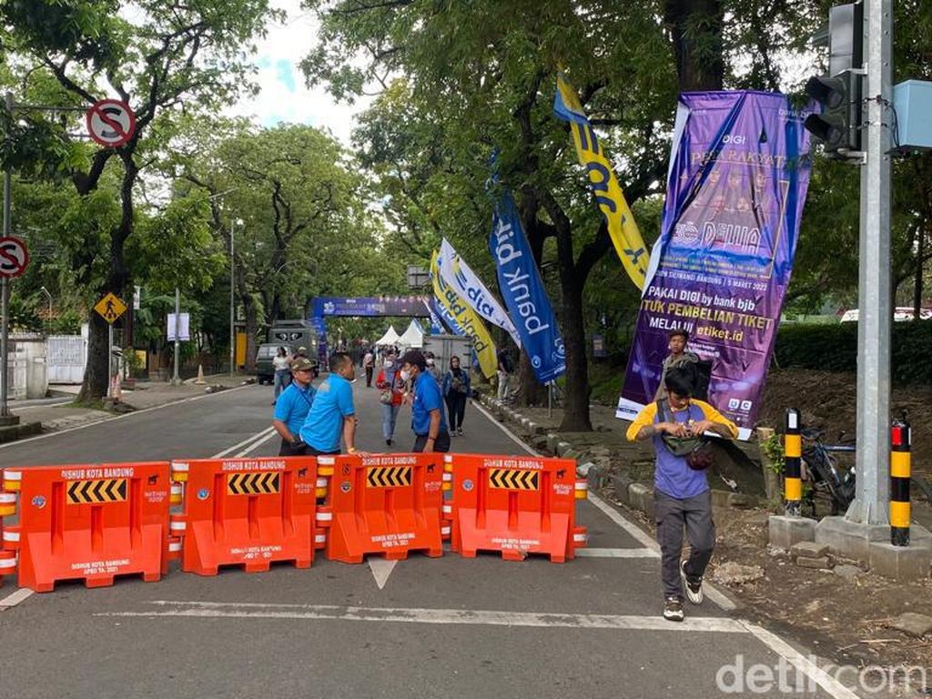 Jalan Lombok Bandung Mulai Ditutup Jelang Konser Dewa 19