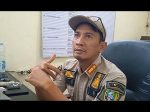 Satpol PP Kesulitan Deteksi Sejoli Mesum Terekam CCTV di Taman Kota Sampang Satpol PP Kesulitan Deteksi Sejoli Mesum Terekam CCTV di Taman Kota Sampang