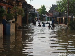 Pengungsi Banjir Juwana Pati Tambah Jadi 818 Orang Sore Ini