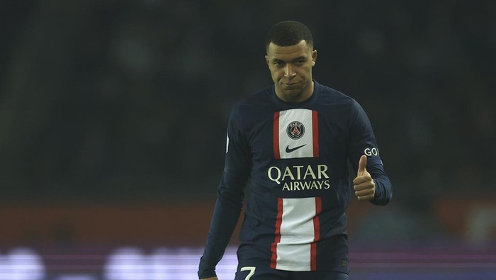 PSGs Kylian Mbappe reacts during the French League One soccer match between Paris Saint-Germain and Nantes at the Parc des Princes in Paris, Saturday, March 4, 2023. (AP Photo/Aurelien Morissard)