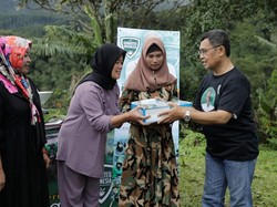 Komunitas Warteg Gelar Demo Masak-Beri Panci Gratis buat Ibu-ibu Sukabumi