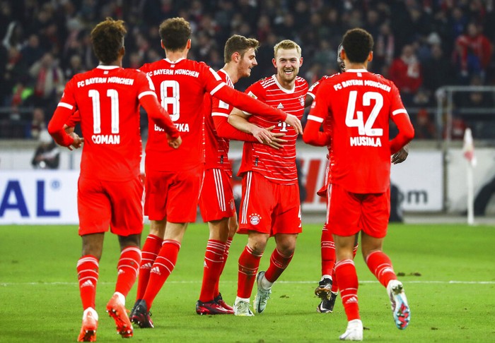 Stuttgart vs Bayern Munich Munich's Matthijs de Ligt, fourth from left, celebrates with teammates after scoring to 0-1 during the Bundesliga soccer match between VfB Stuttgart and Bayern Munich at Mercedes-Benz Arena in Stuttgart, Germany, Saturday March 4, 2023. (Marijan Murat/dpa via AP)