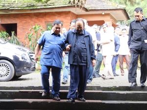 Surya Paloh Tiba di Hambalang untuk Bertemu Prabowo Surya Paloh Tiba di Hambalang untuk Bertemu Prabowo