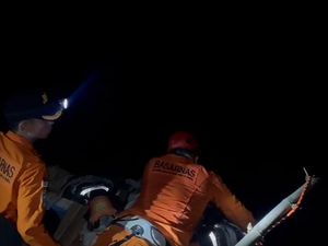 Dramatis! 2 Jam Evakuasi Turis India Tewas Jatuh dari Tebing Broken Beach Dramatis! 2 Jam Evakuasi Turis India Tewas Jatuh dari Tebing Broken Beach