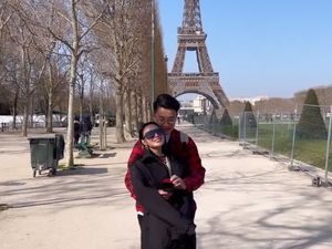 7 Foto Romantis Wika Salim Dilamar Pacar di Depan Menara Eiffel saat Ultah 7 Foto Romantis Wika Salim Dilamar Pacar di Depan Menara Eiffel saat Ultah