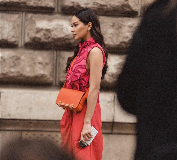Menyaksikan Fashion Show Hermes, Penampilan Alyssa Daguise di Paris Fashion Week 2023 Curi Perhatian