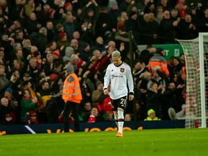 Antony Dikritik: MU Seperti Main dengan 10 Orang Lawan Liverpool