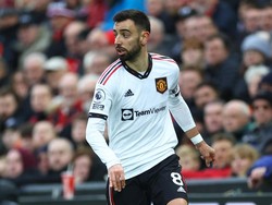 MU Babak Belur, Gary Neville Semprot Bruno Fernandes