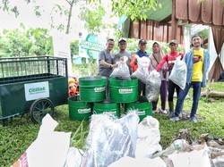 Citilink Bersih-bersih Sungai Ciliwung, Kumpulkan 583 Kg Sampah
