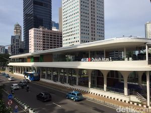 Halte Dukuh Atas 1 Dibuka Lagi, Penumpang TransJ Berharap Ada Kursi Tunggu