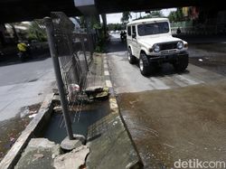 Bina Marga: Sumber Genangan Jalan Rusak Pondok Indah Ada di Tengah
