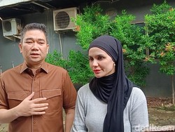Indra Bekti dan Aldila Jelita Batal Umrah Bareng