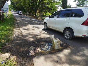 Jalan AMD Lintas Timur di Pandeglang Rusak Parah, Rawan Kecelakaan