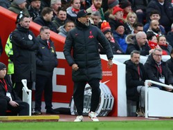 Momen Klopp Ngamuk Gegara Fans Liverpool Masuk Lapangan