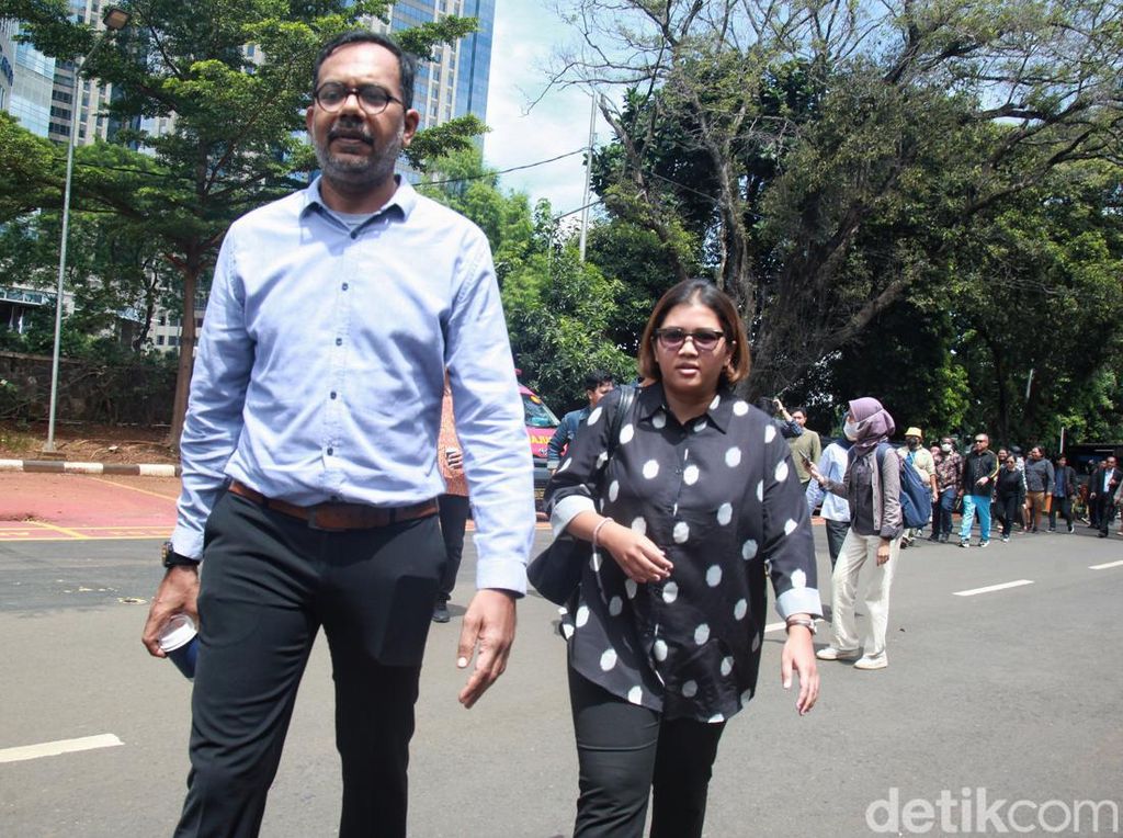 Sidang Perdana Haris Azhar dan Fatia Digelar 3 April di PN Jaktim Sidang Perdana Haris Azhar dan Fatia Digelar 3 April di PN Jaktim