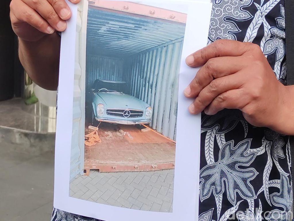 Mercy Klasik Diduga Diselundupkan ke Semarang, MAKI Lapor Bea Cukai Mercy Klasik Diduga Diselundupkan ke Semarang, MAKI Lapor Bea Cukai