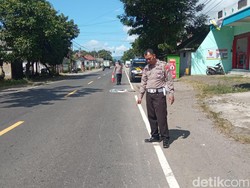 Emak-emak Kediri Tewas Usai Jatuh Lindas Lubang Jalan Lalu Ditabrak Ambulans