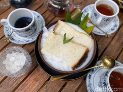 Menikmati Suasana Asri di Tengah Kota Sambil Ngeteh Cantik