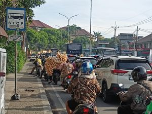 Macet Depan UIN Jakarta yang Bikin Puyeng Pengendara