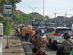 Macet Depan UIN Jakarta yang Bikin Puyeng Pengendara