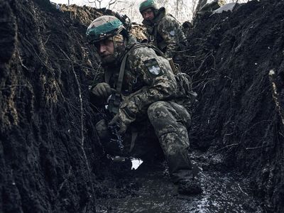 Melihat dari Dekat Situasi Perang di Parit Pertahanan Ukraina