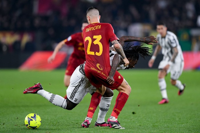 Gianluca Mancini of AS Roma and Moise Kean of Juventus FC compete for the ball during the Serie A match between AS Roma and Juventus FC at Stadio Olimpico on March 05 2023 in Rome, Italy (Photo by Giuseppe Maffia/NurPhoto via Getty Images)