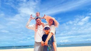 8 Foto Nagita Slavina Liburan Keluarga di Bali, Berbikini Bareng Nisya Ahmad