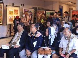 Lukisan Karya Dokter Hewan hingga Arsitek Dipamerkan di FIB Unair