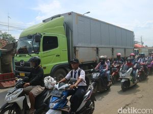 Lalin Pantura Pati-Rembang Terpantau Lancar, Waspada Macet Tengah Pekan Lalin Pantura Pati-Rembang Terpantau Lancar, Waspada Macet Tengah Pekan