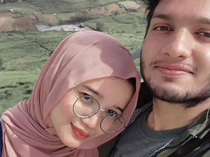 Cinta Beda Negara Viral, Wanita Cimahi Dilamar Pria India yang Dikenal via IG Cinta Beda Negara Viral, Wanita Cimahi Dilamar Pria India yang Dikenal via IG