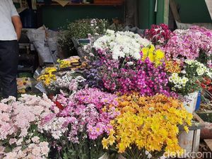 Semerbak Wangi Bunga di Pasar Pandu Bandung