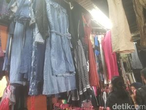 Farhan Bicara soal Wacana Larangan Impor Pakaian Bekas Farhan Bicara soal Wacana Larangan Impor Pakaian Bekas