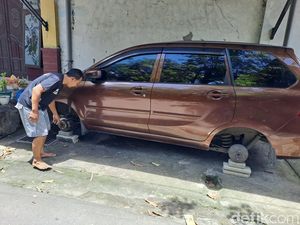 Ulah Maling Ini Bikin Kesal, Gondol 4 Ban Mobil Milik Juragan Sembako Jombang Ulah Maling Ini Bikin Kesal, Gondol 4 Ban Mobil Milik Juragan Sembako Jombang