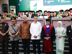 Hadiri Pengukuhan Guru Besar Rektor USU, Ganjar: Beliau Sahabat Saya