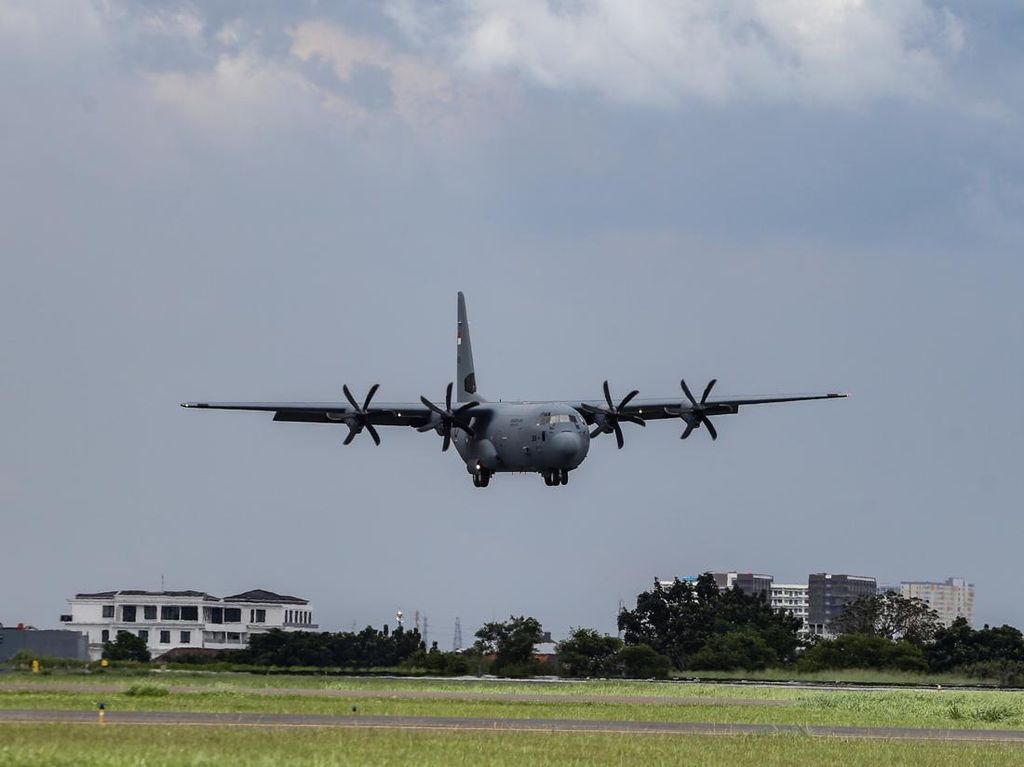 Pesawat C-130J Super Hercules Rakitan AS Tiba di Halim