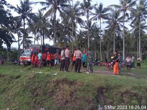 Pemuda Bima Hilang Terseret Ombak di Pantai Lere Pemuda Bima Hilang Terseret Ombak di Pantai Lere