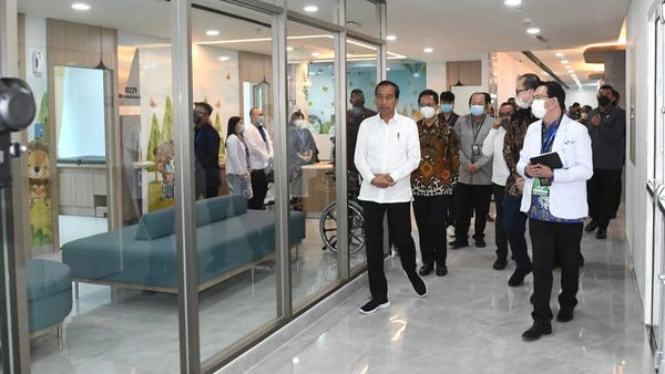 Potret Jokowi Resmikan Rumah Sakit di Bandung
