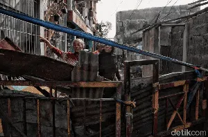 Potret Sisa-sisa Kebakaran Plumpang Ditengah Pro-Kontra Relokasi Potret Sisa-sisa Kebakaran Plumpang Ditengah Pro-Kontra Relokasi