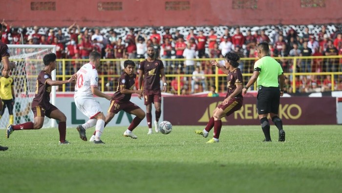 PSM Makassar menang 3-2 atas Persis Solo di Stadion Gelora BJ Habibie, Parepare dalam laga pekan ke-28 Liga 1 2022/2023.