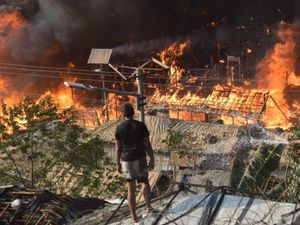 Ludes Sudah Kamp Rohingya Gara-gara Kebakaran di Bangladesh