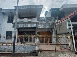 Melihat Kondisi Rumah Mewah Bu Mira Terbengkalai-Tanpa Listrik di Jaktim