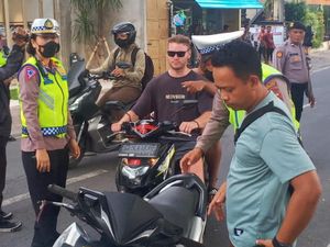 Pakai Spion Motor Cuma 1, Aman dari Tilang? Pakai Spion Motor Cuma 1, Aman dari Tilang?