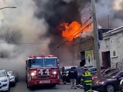 Baterai Motor Listrik Meledak Picu Kebakaran Besar di Supermarket New York