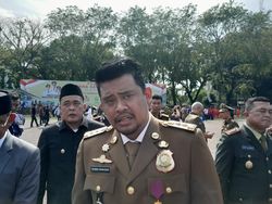 Bobby Tertawa saat Respons Jawaban Ketua DPRD Suka Titip-titip